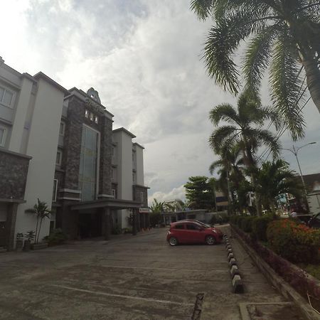 Hotel Palm Banjarmasin Banjarmasin  Exterior photo